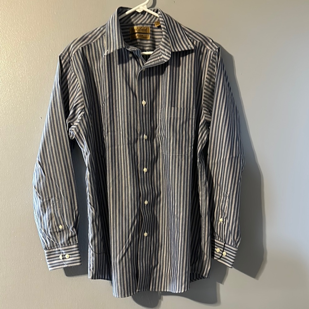 Gold Label Size Med. Womans Blue Striped Shirt